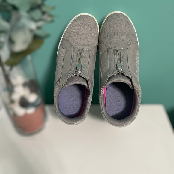 Ryka sneakers/shoes size 8 M gray with zipper front wedge style comfort footbed - Picture 10 of 10